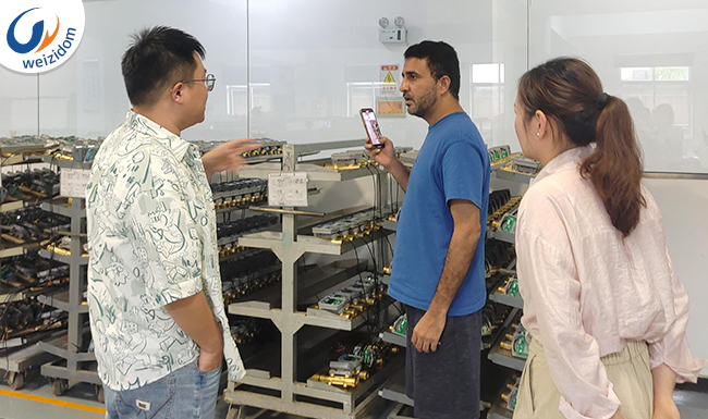 Una visita fructífera: clientes de Pakistán y Malasia visitan la fábrica de medidores de agua WESDOM